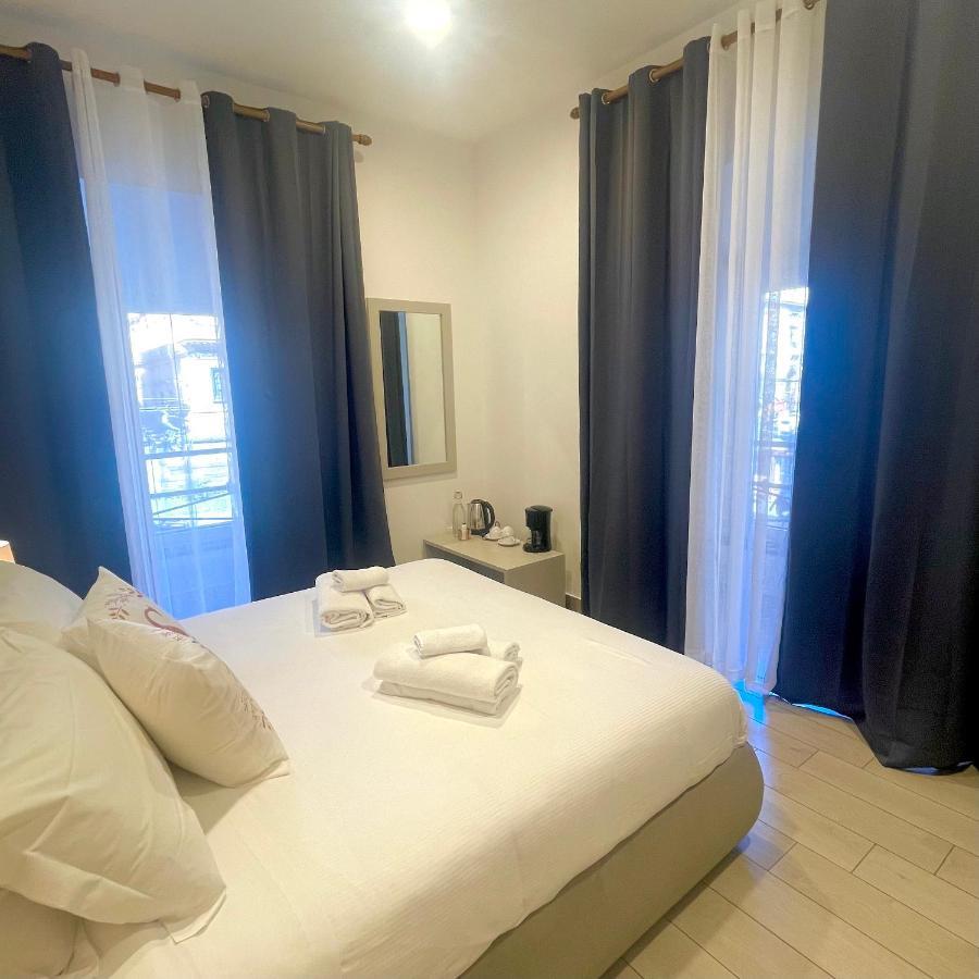 B&B Bovio Square XIV نابولي المظهر الخارجي الصورة