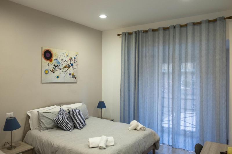 B&B Bovio Square XIV نابولي المظهر الخارجي الصورة