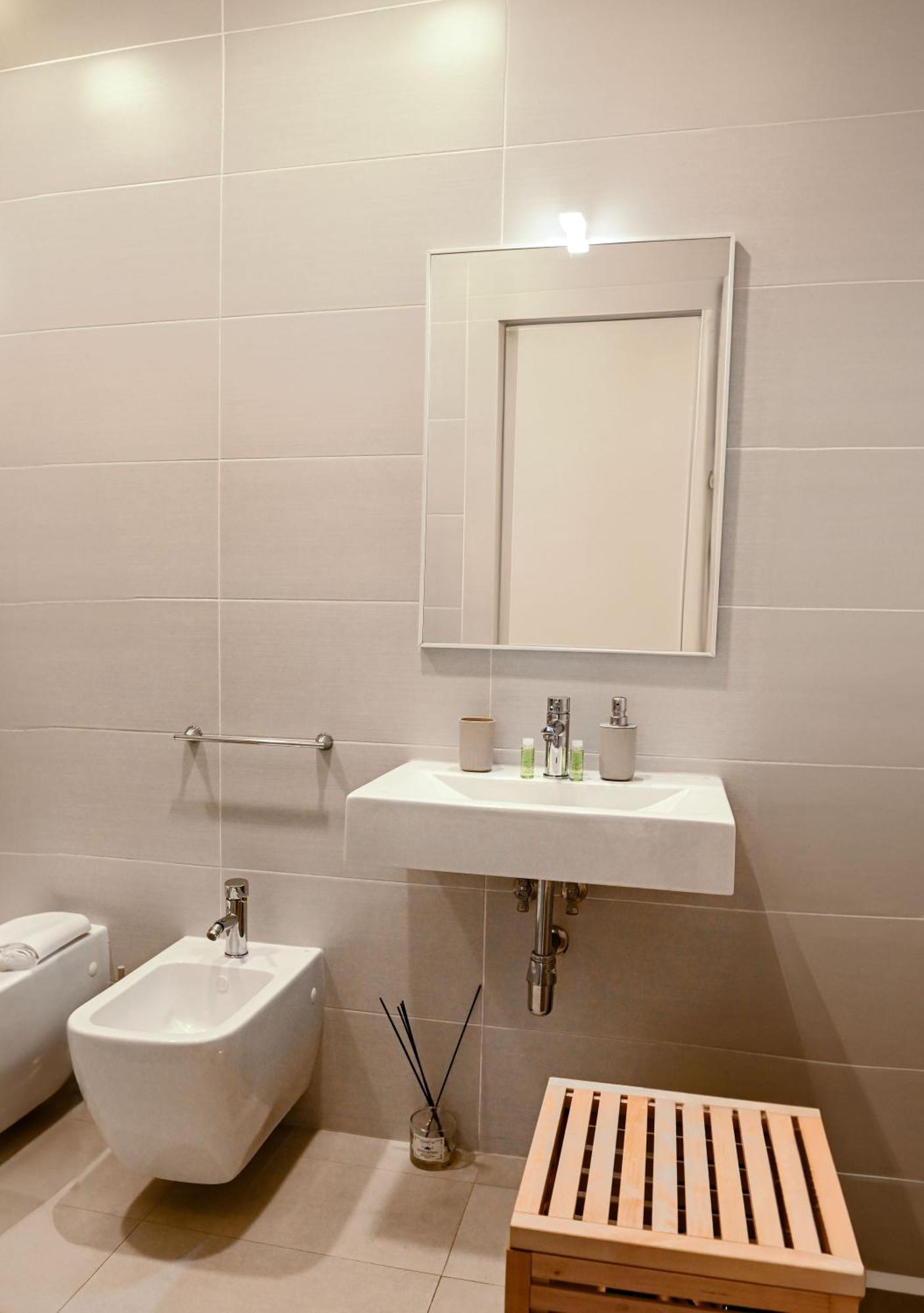 B&B Bovio Square XIV نابولي المظهر الخارجي الصورة
