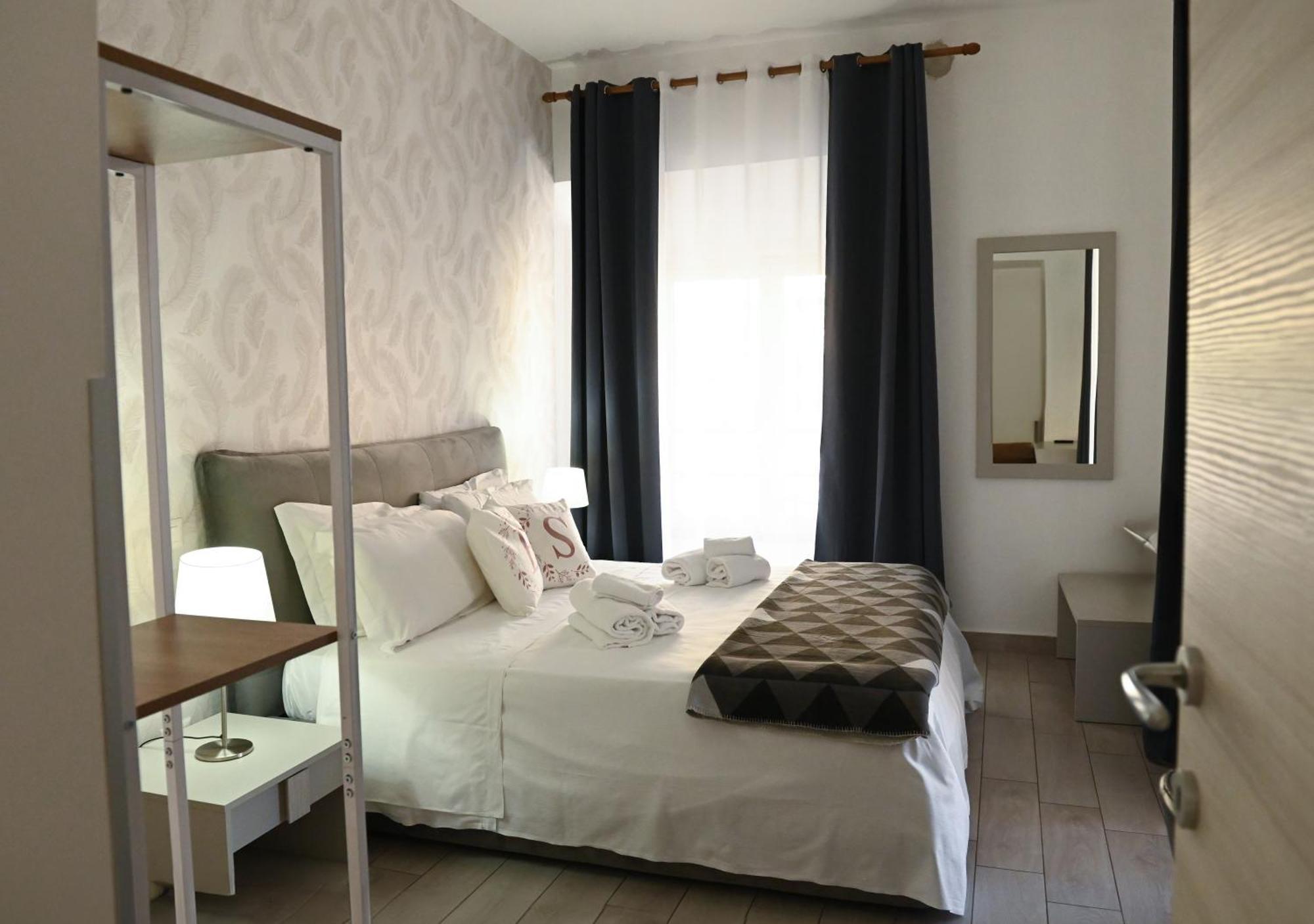 B&B Bovio Square XIV نابولي المظهر الخارجي الصورة