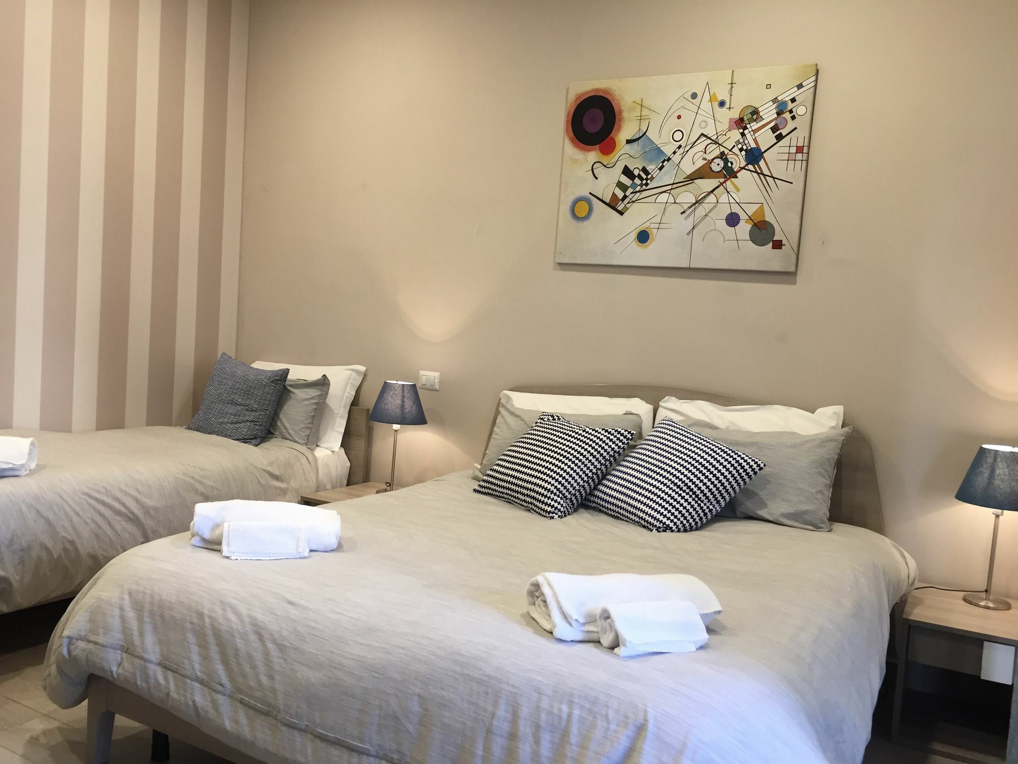 B&B Bovio Square XIV نابولي المظهر الخارجي الصورة